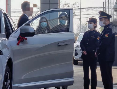 金山一女子喜提新車(chē)三個(gè)月又再次提車(chē),為啥